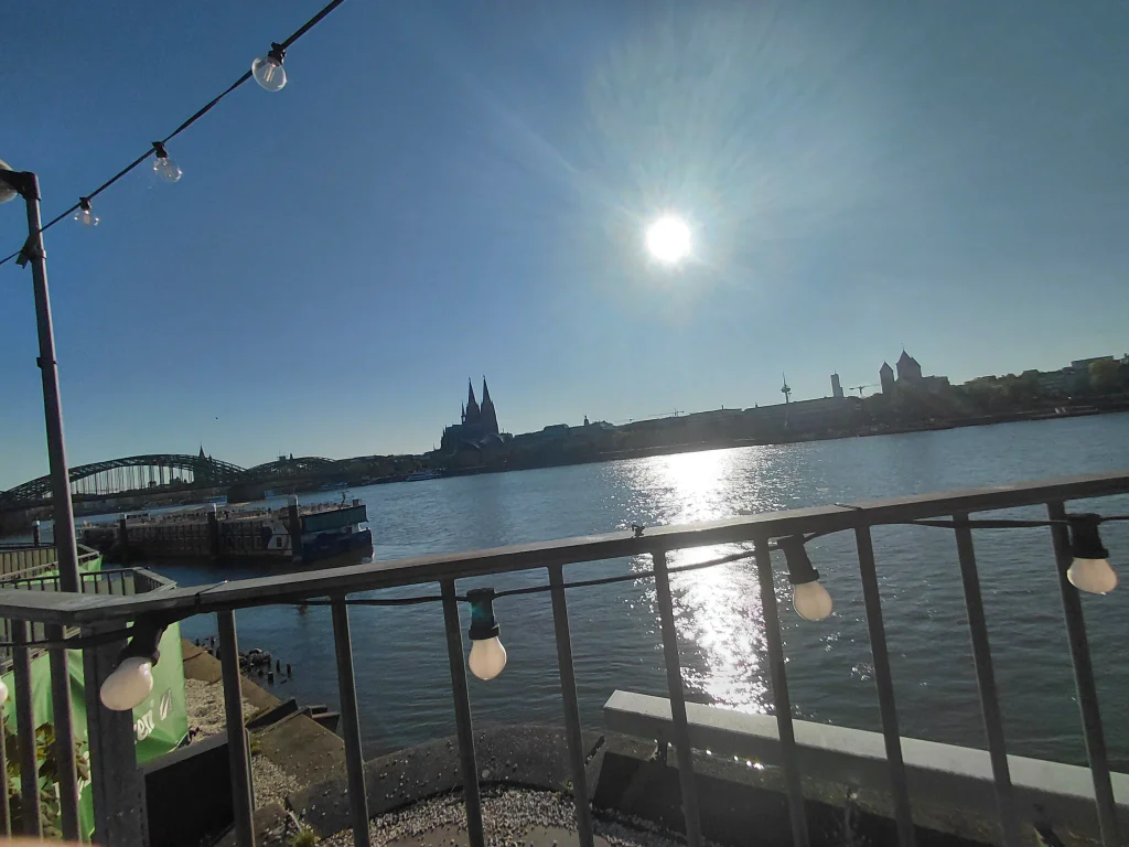 Currywurst mit pommes