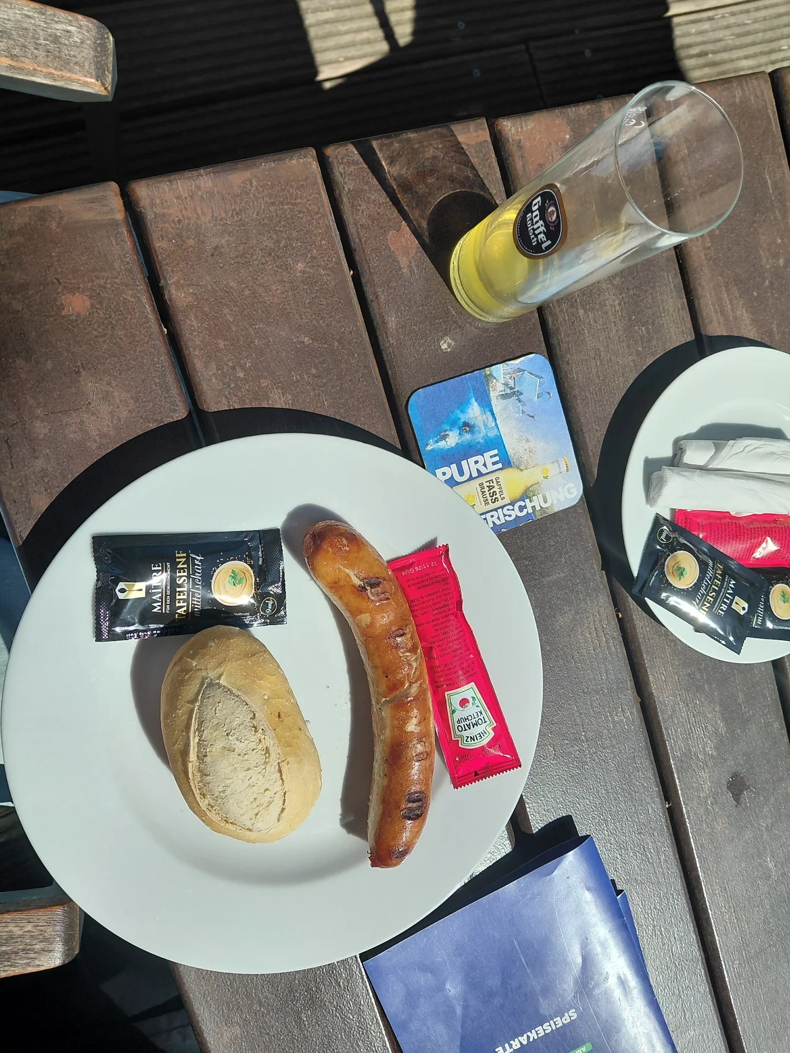 Bratwurst mit brotchen