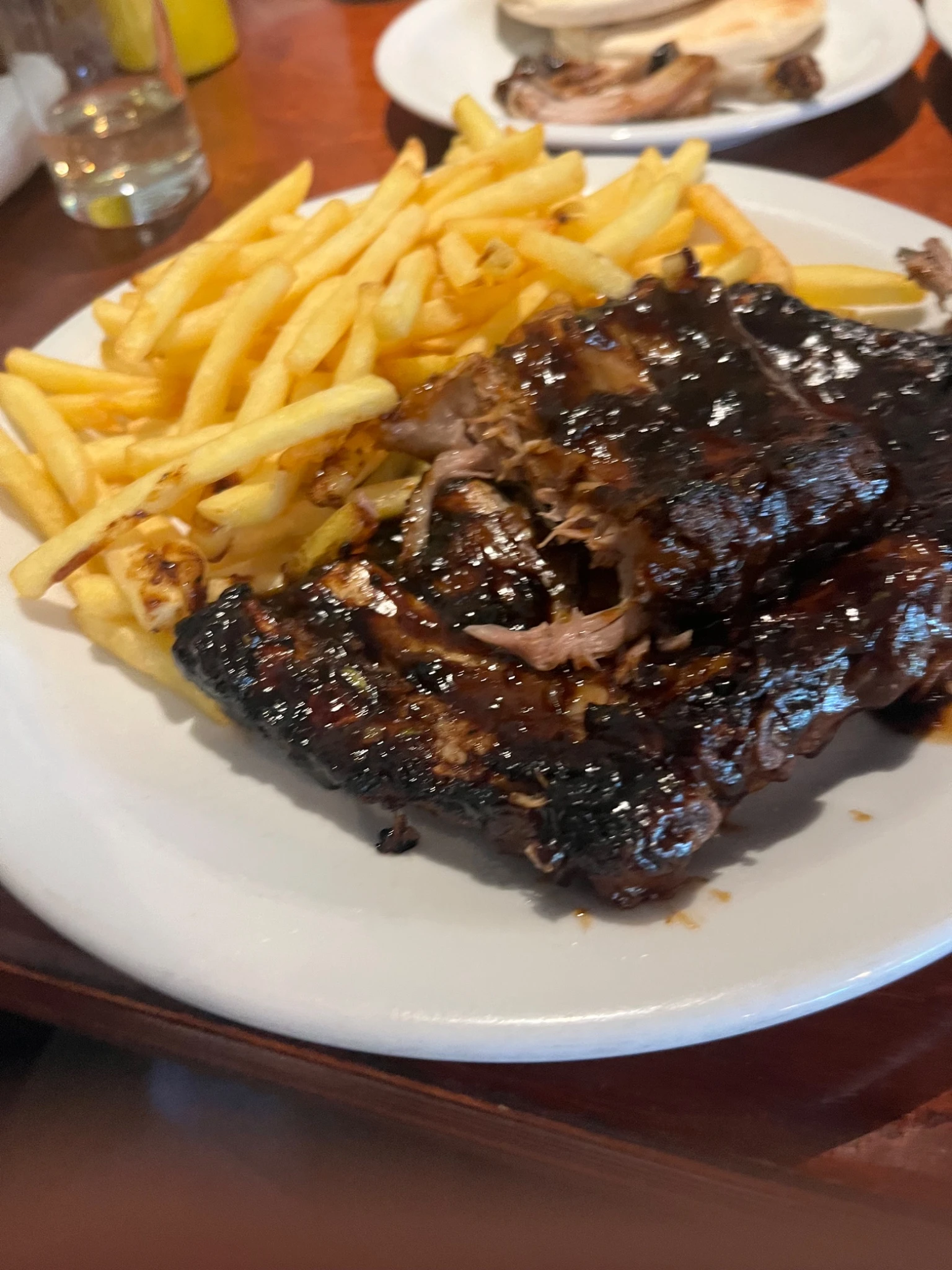 Spareribs met friet