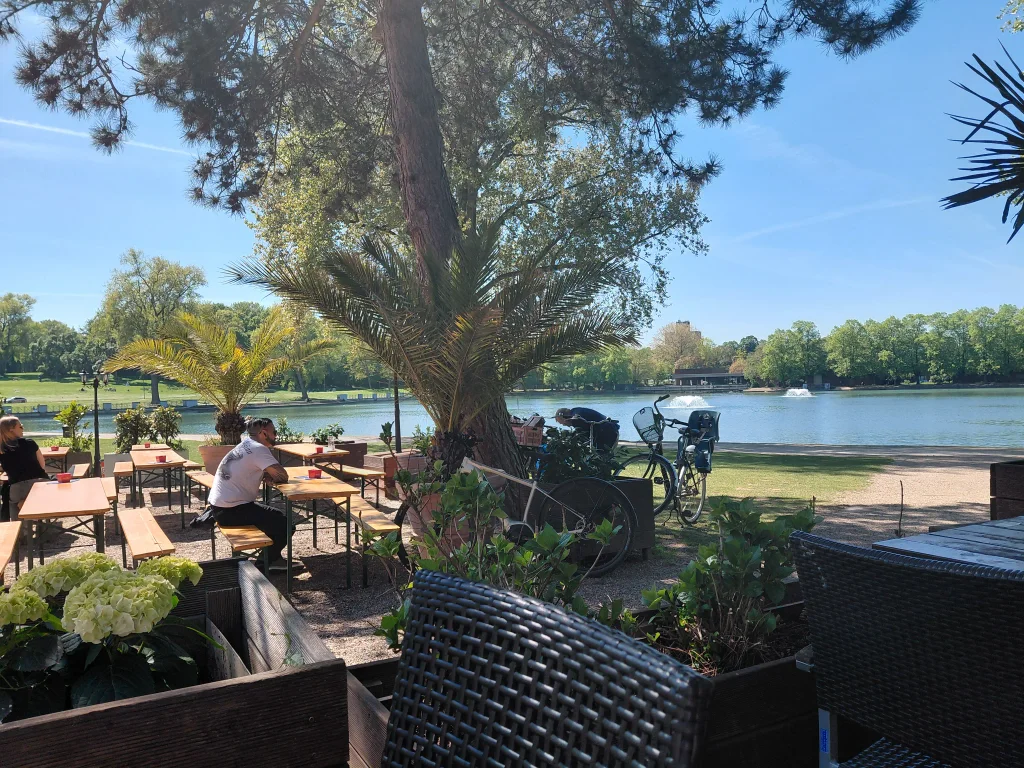Bratwurst mit brotchen